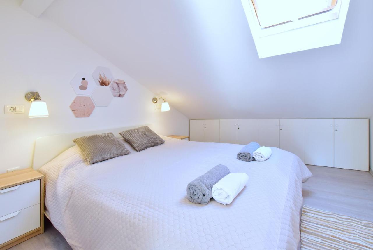 Apartments Sea & Sky Stari Grad  Luaran gambar